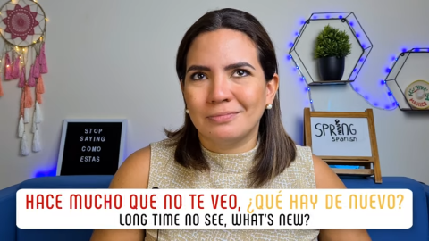 como estas screenshot from youtube with teacher in foreground